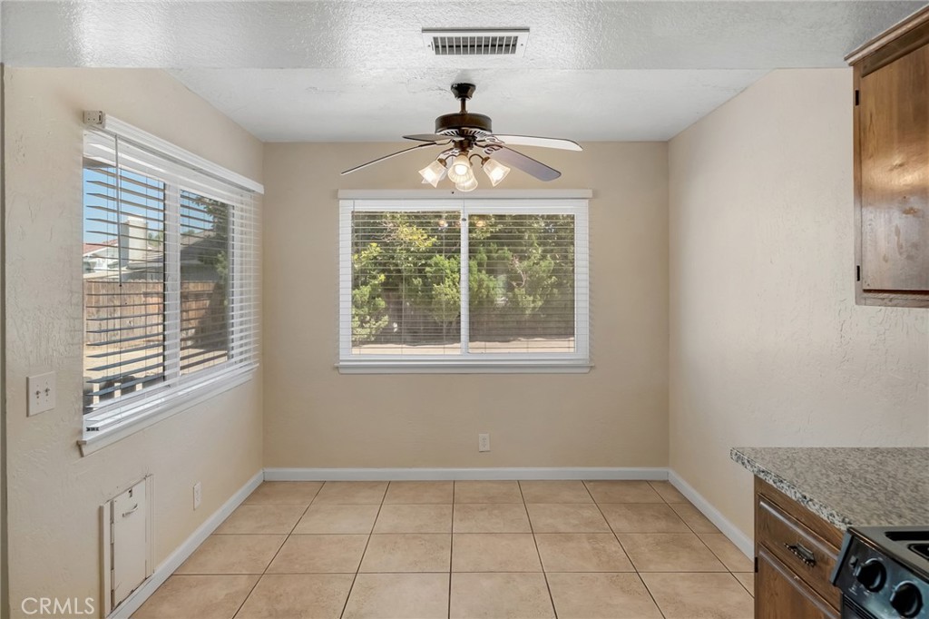 18440 Mountain Meadows Drive Property Photo 15