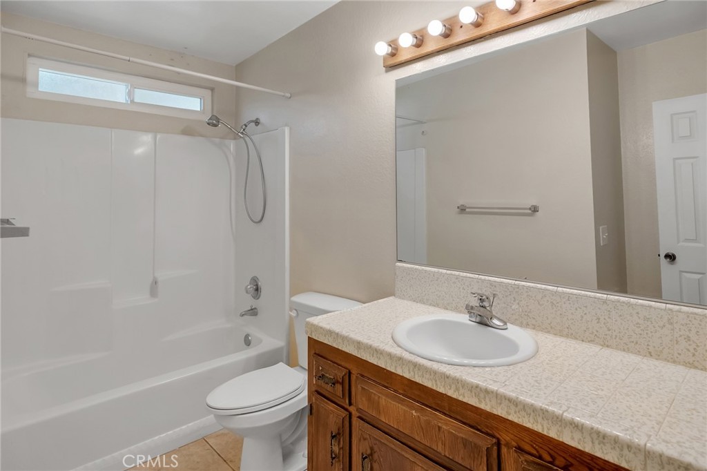 18440 Mountain Meadows Drive Property Photo 20