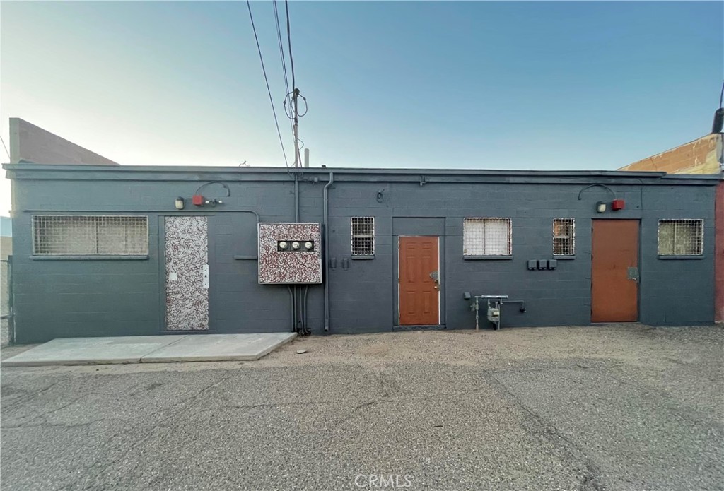 814 E Williams Street Property Photo 4