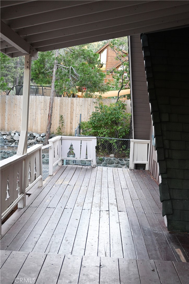 1628 Thrush Property Photo 6
