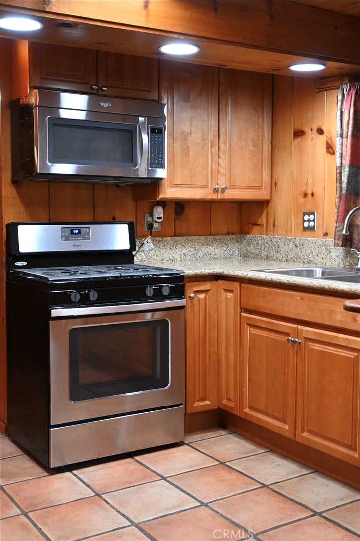 1628 Thrush Property Photo 16