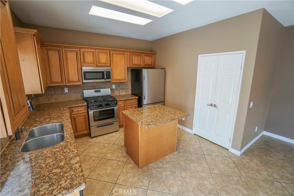 13036 Evanston Property Photo 8