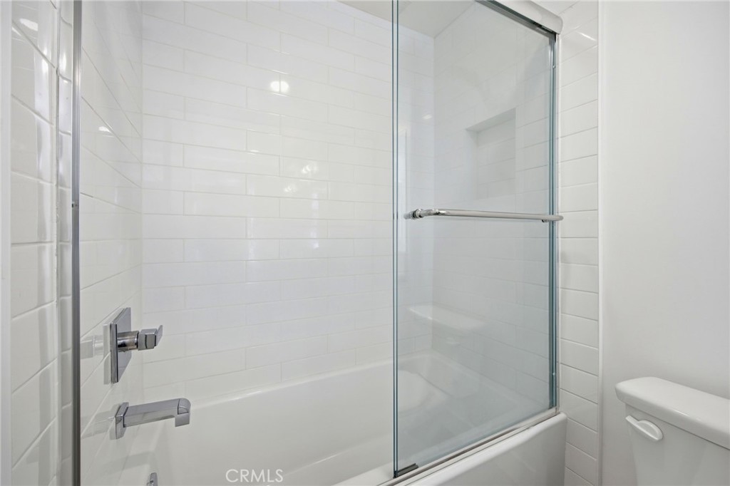2160 Clifford Property Photo 20