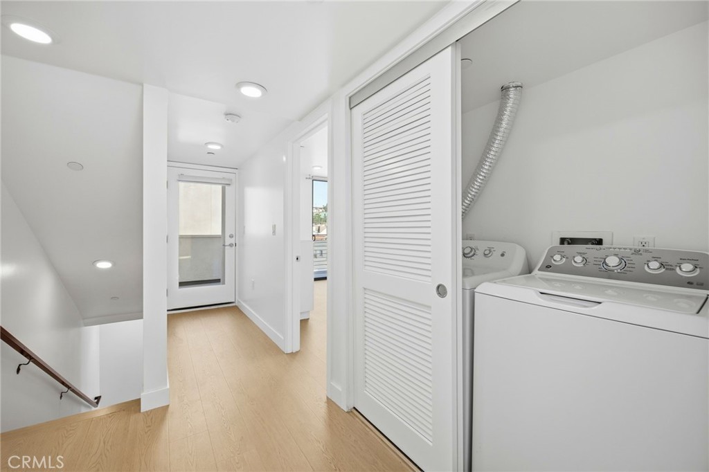 2160 Clifford Property Photo 21