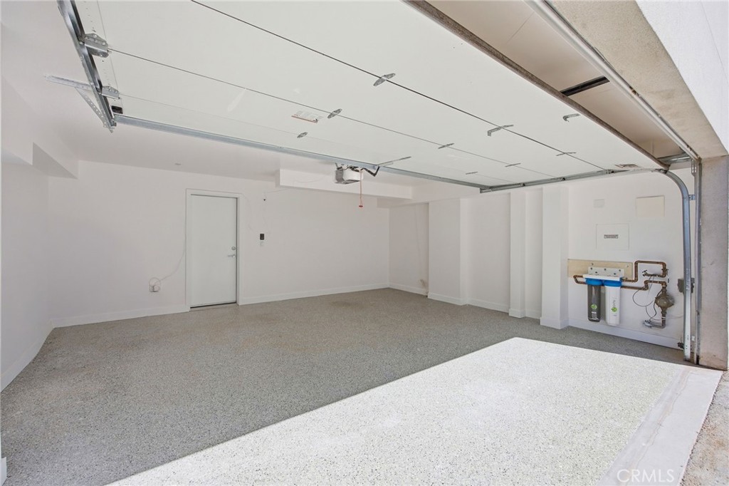 2160 Clifford Property Photo 30