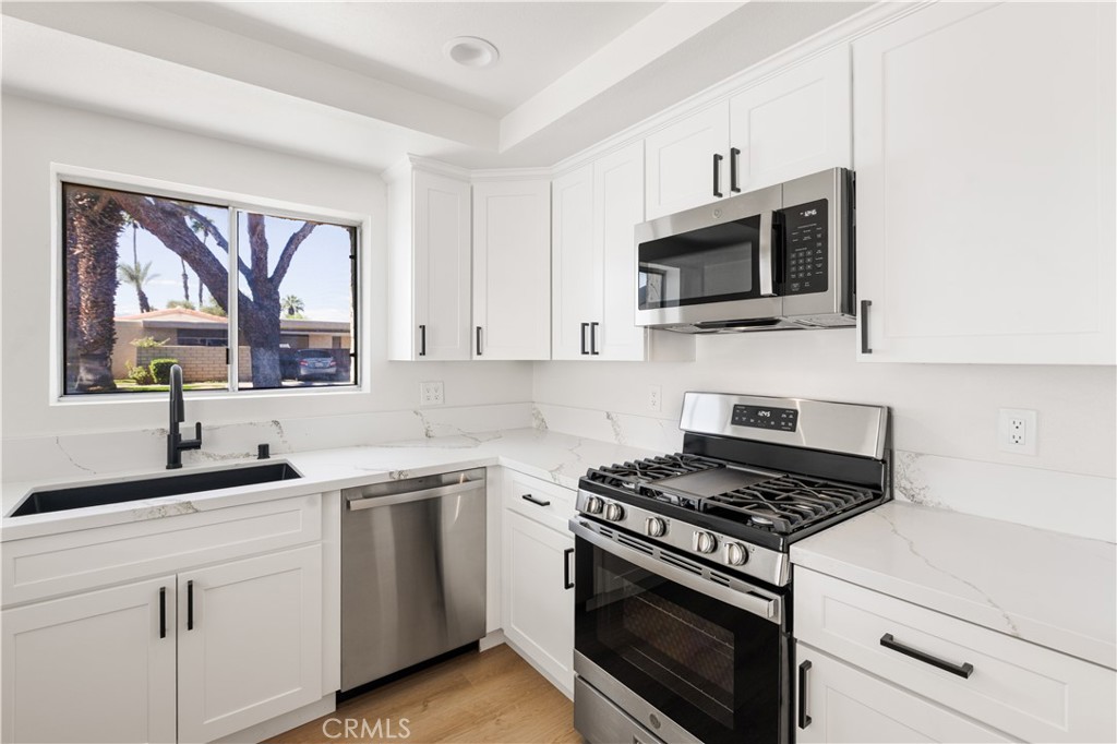 82151 Waring Way Property Photo 10
