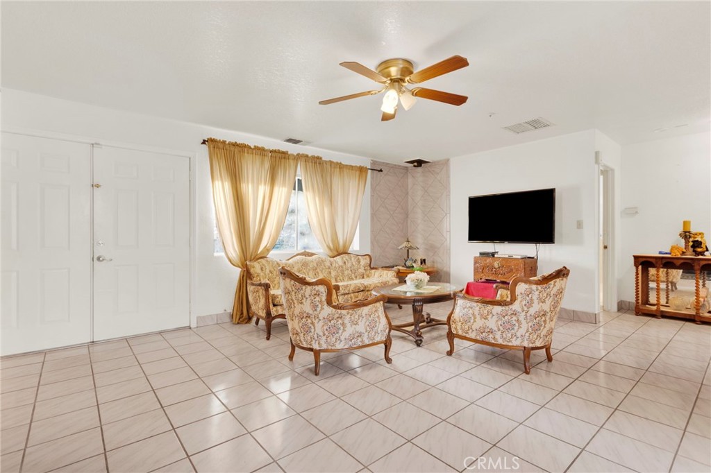 7685 Hilton Property Photo 5