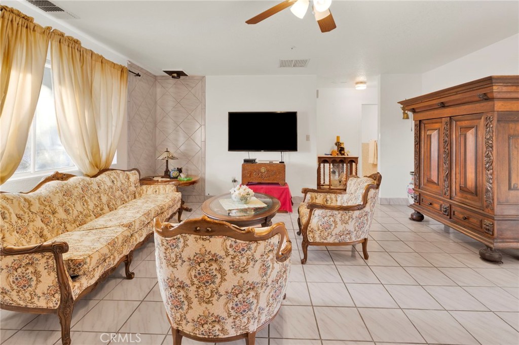 7685 Hilton Property Photo 6