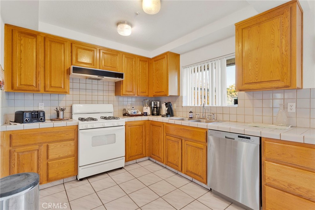7685 Hilton Property Photo 8