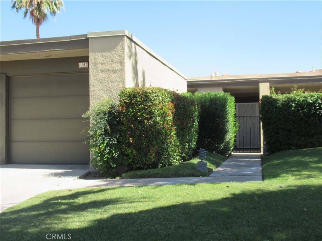1152 Tiffany Circle N Property Photo 1