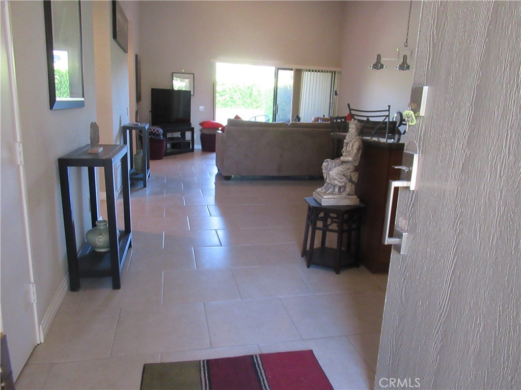 1152 Tiffany Circle N Property Photo 9