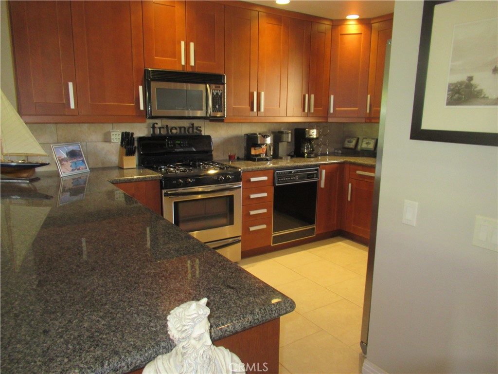 1152 Tiffany Circle N Property Photo 13