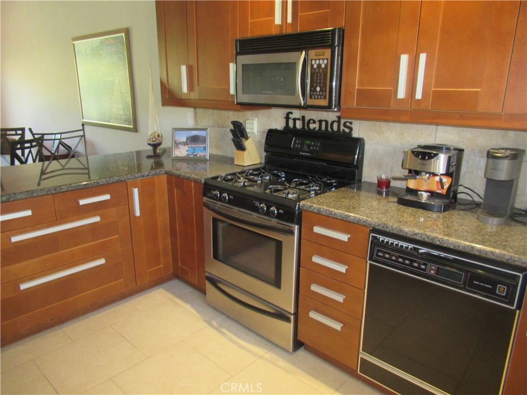 1152 Tiffany Circle N Property Photo 15