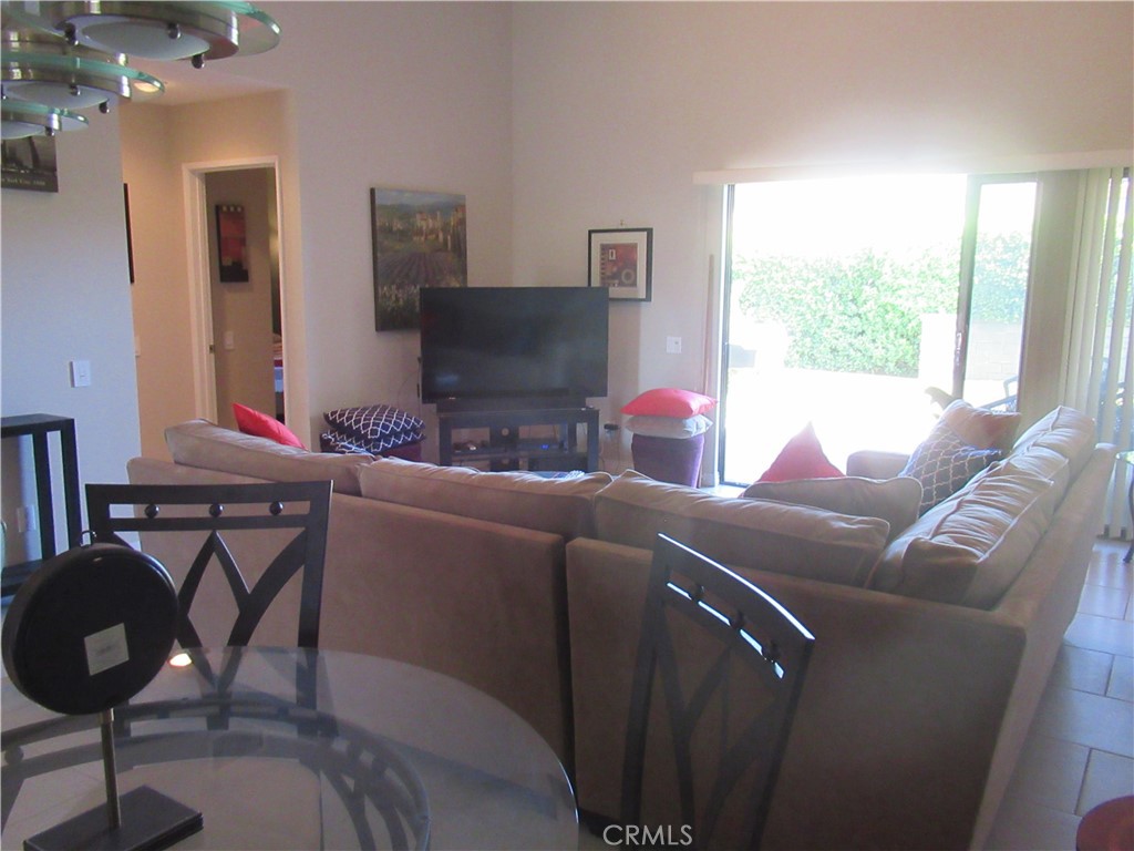 1152 Tiffany Circle N Property Photo 18