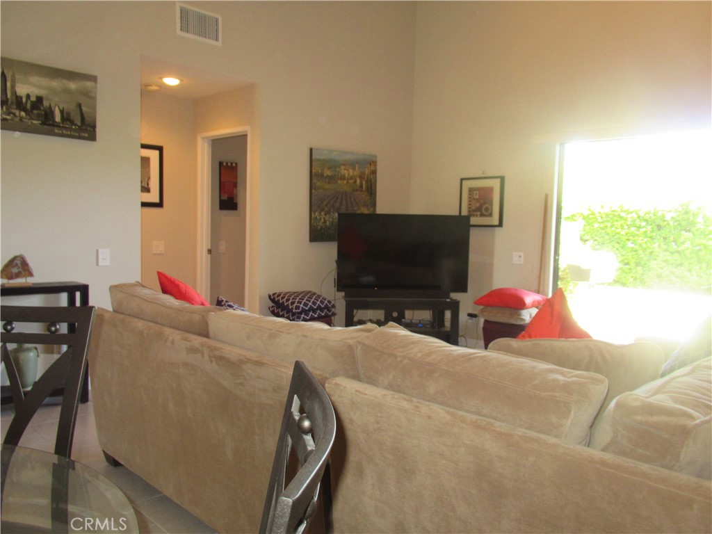 1152 Tiffany Circle N Property Photo 21
