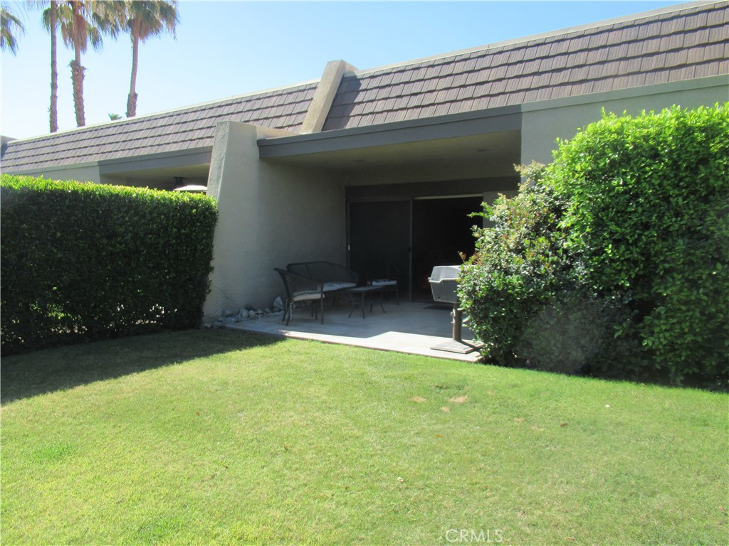 1152 Tiffany Circle N Property Photo 40