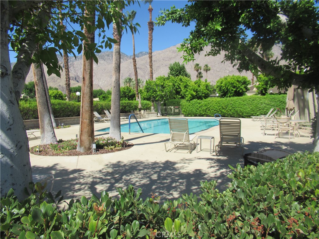 1152 Tiffany Circle N Property Photo 45
