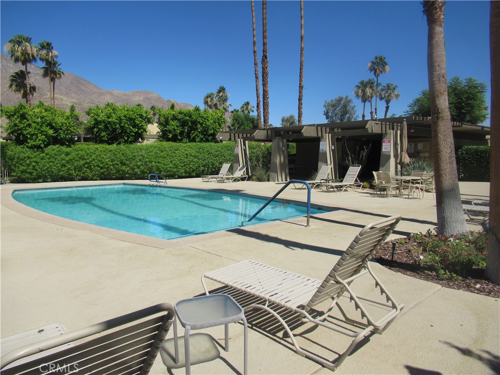1152 Tiffany Circle N Property Photo 46
