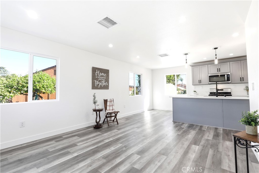 1038 E J Street Property Photo 5