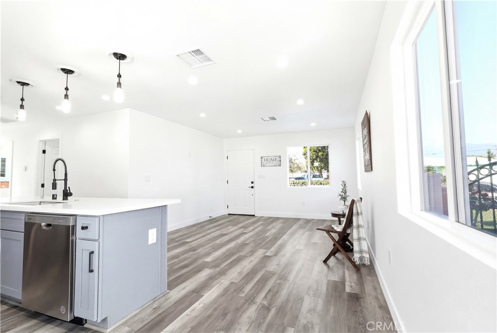 1038 E J Street Property Photo 9