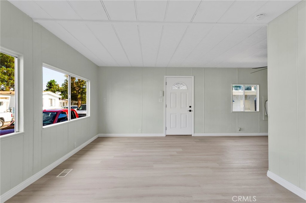 21923 Ottawa 18 Property Photo 2