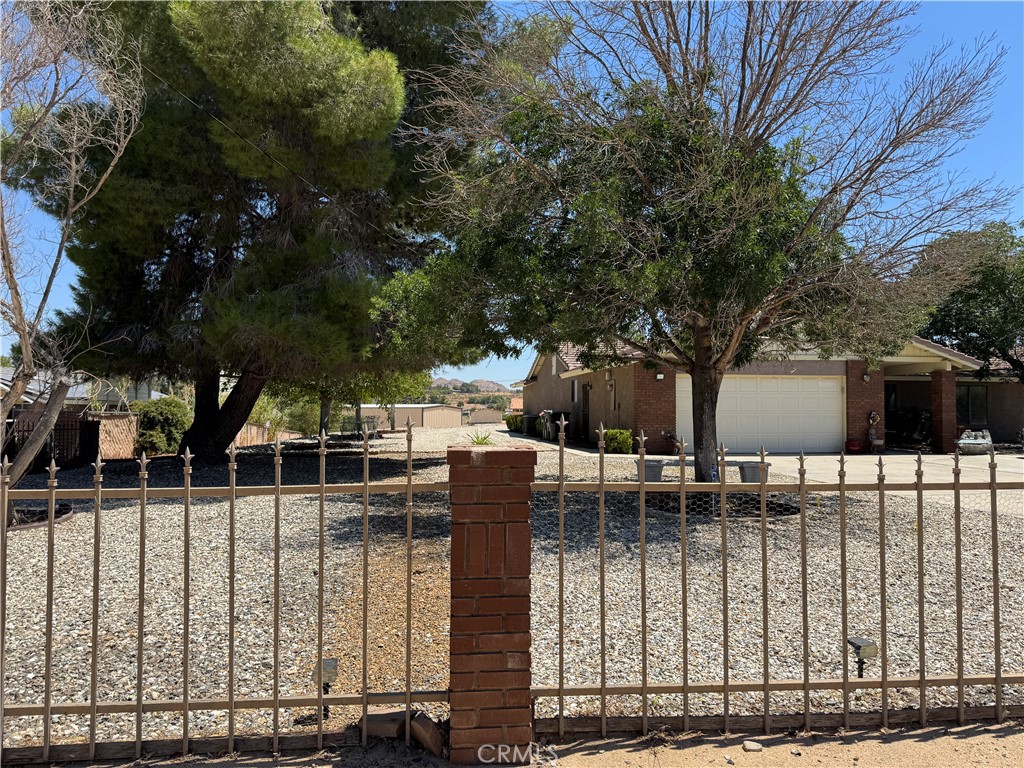 14861 Riverside Property Photo 6