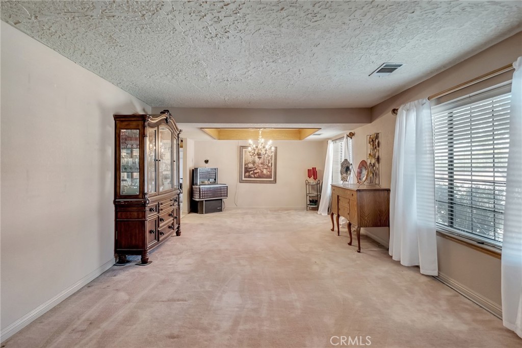 14861 Riverside Property Photo 11