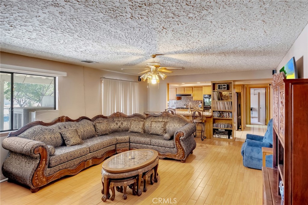 14861 Riverside Property Photo 17