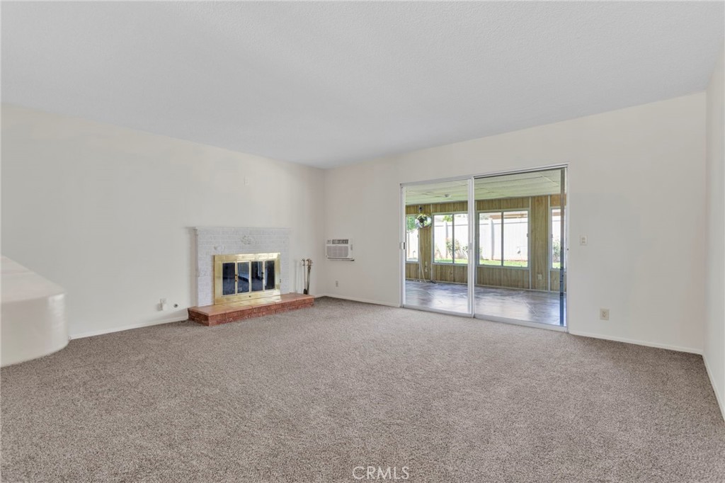 270 E 13th Street Property Photo 10