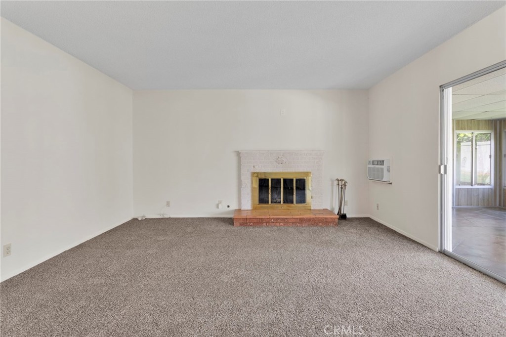 270 E 13th Street Property Photo 11