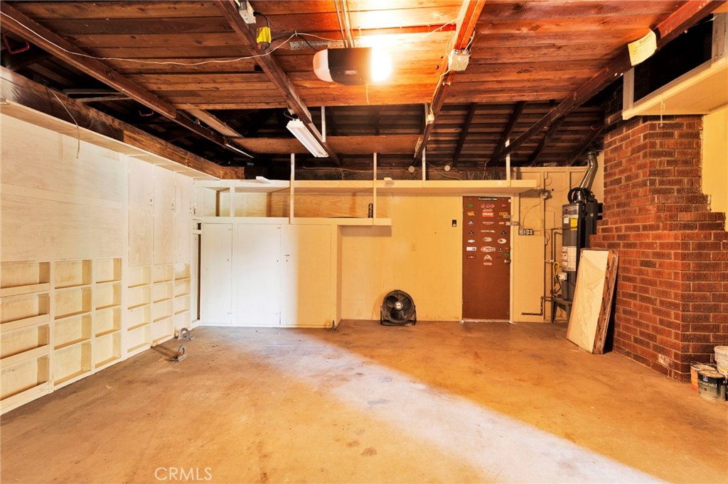 270 E 13th Street Property Photo 31
