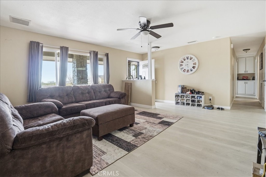 10911 Caribou Avenue Property Photo 8