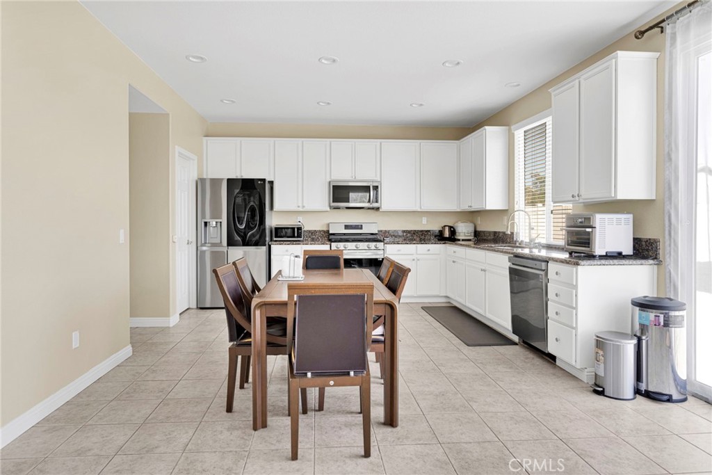 12388 Falena Property Photo 14