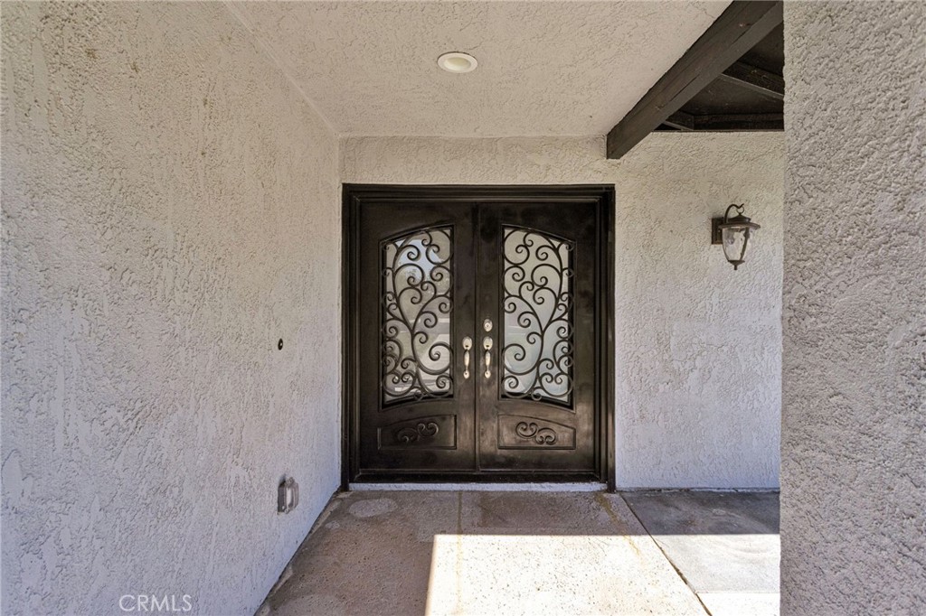 18287 Ranchero Road Property Photo 8