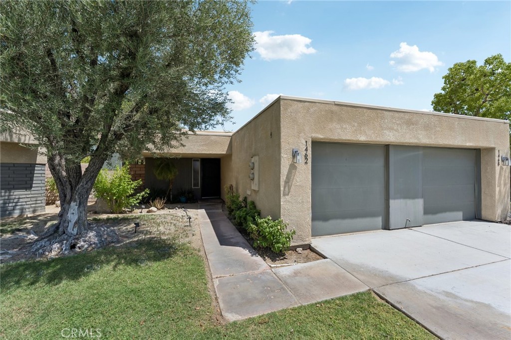 1462 Sunflower Circle N Property Photo 2