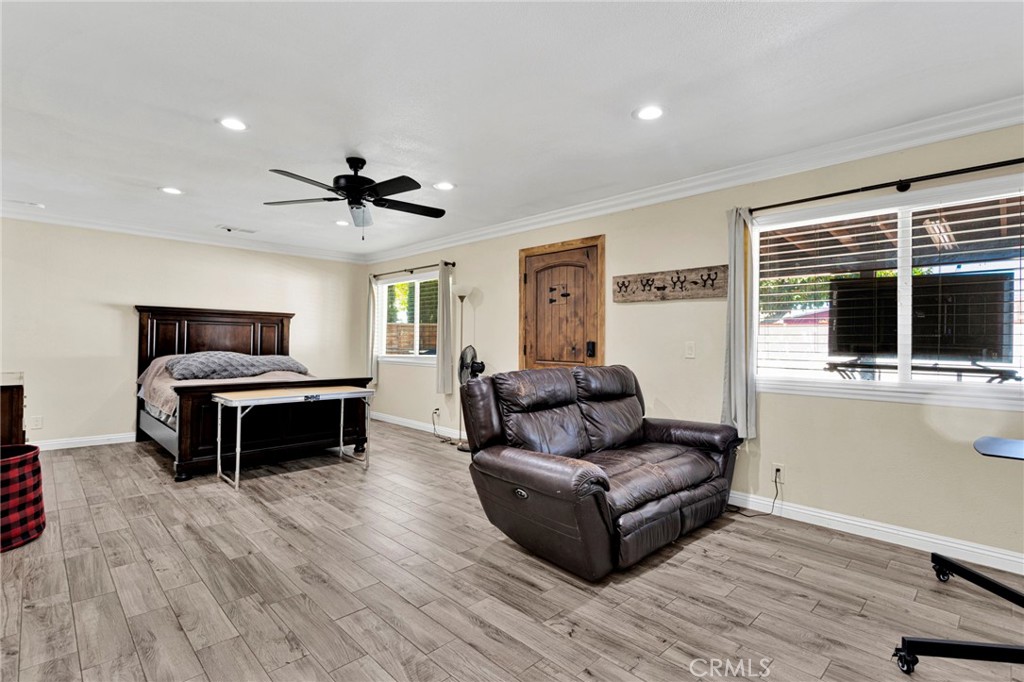 9906 Lincoln Avenue Property Photo 12