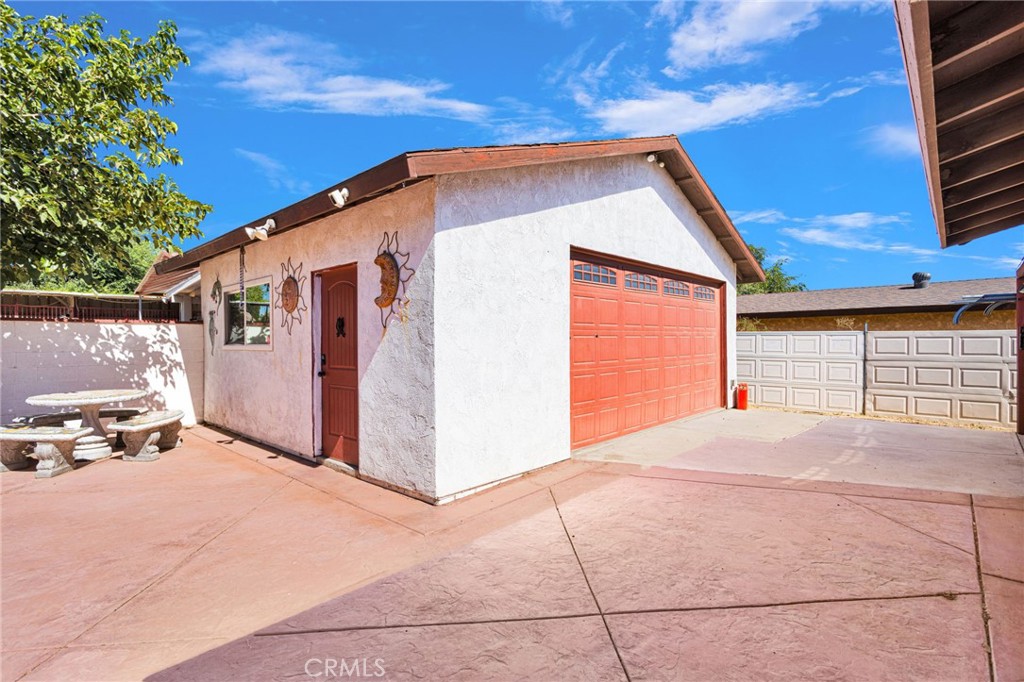 9906 Lincoln Avenue Property Photo 25