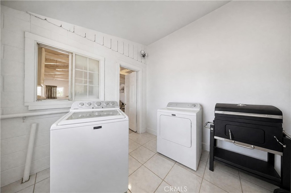 9735 5th Street Property Photo 6