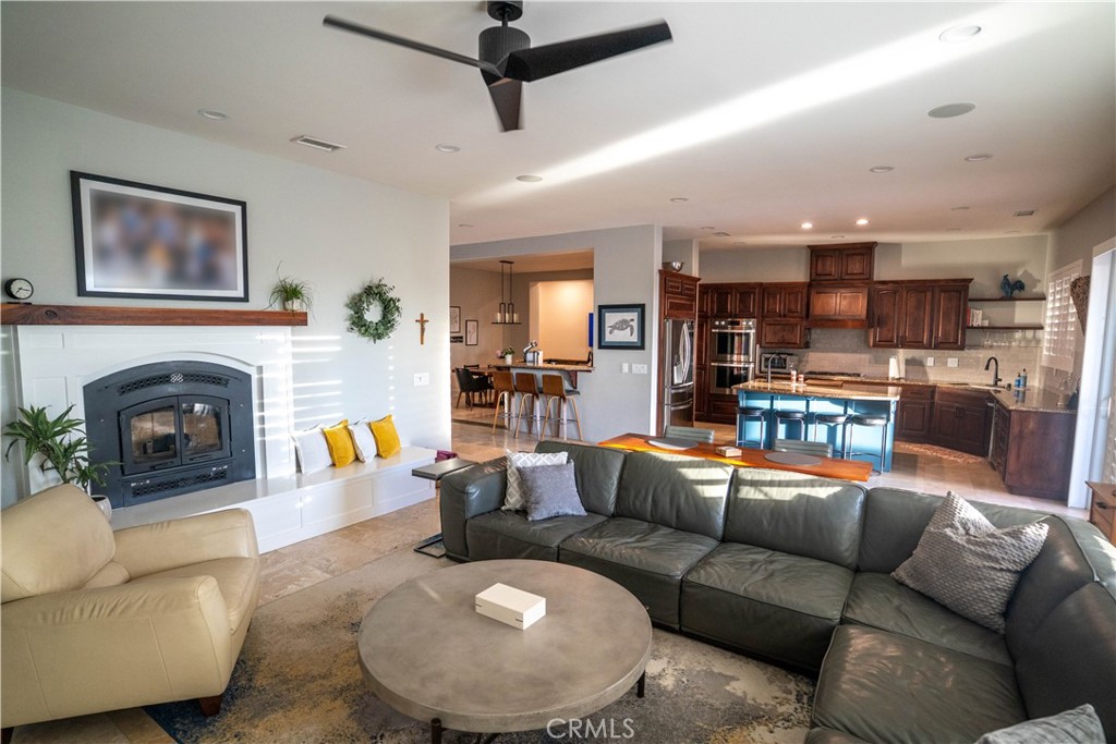 10230 Bellflower Street Property Photo 14