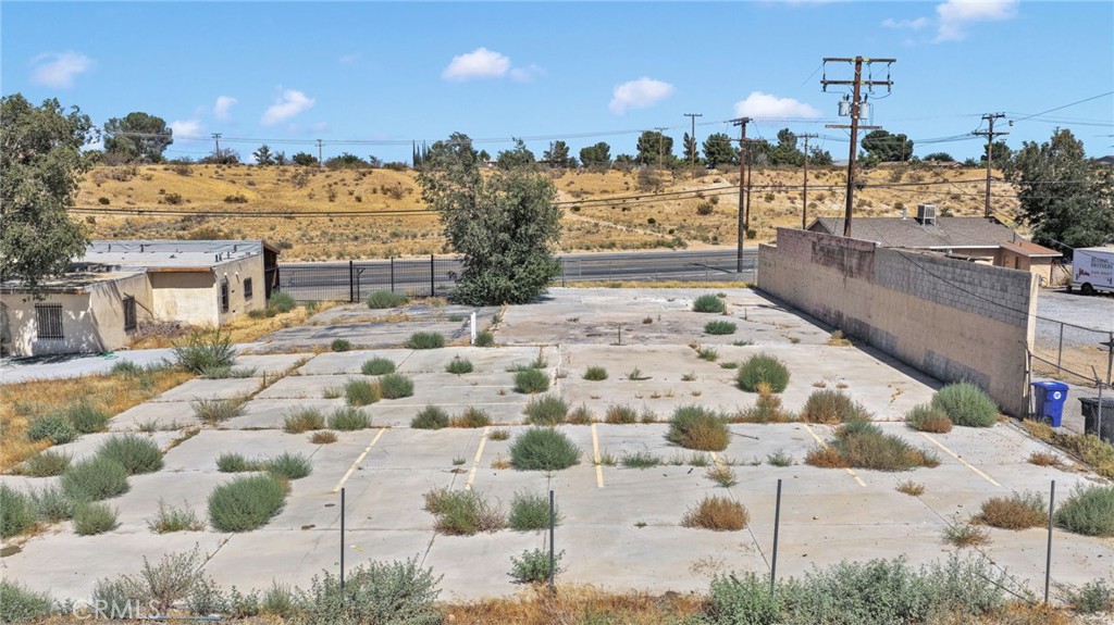 14178 Hesperia Road Property Photo 6
