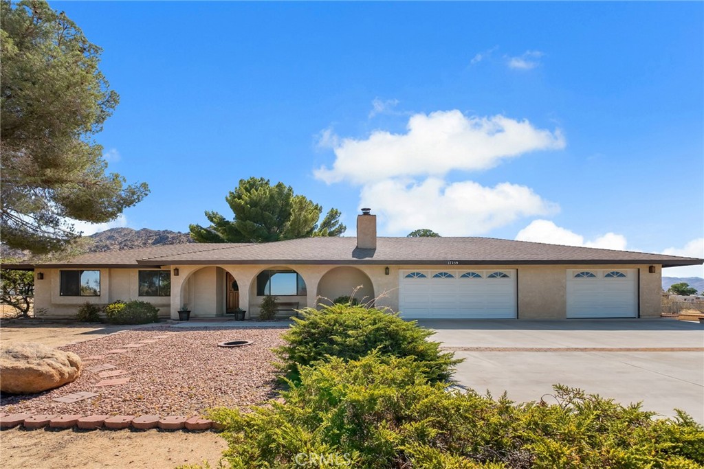 17239 Candlewood Property Photo 3