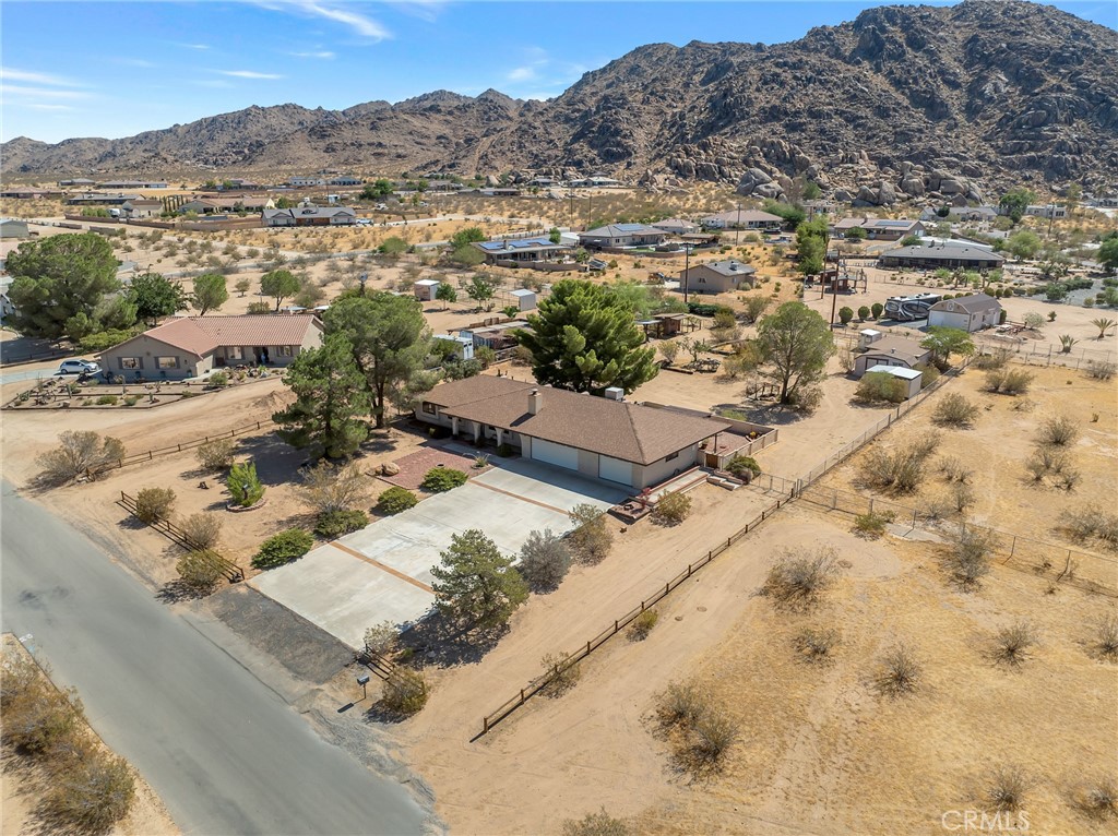 17239 Candlewood Property Photo 6