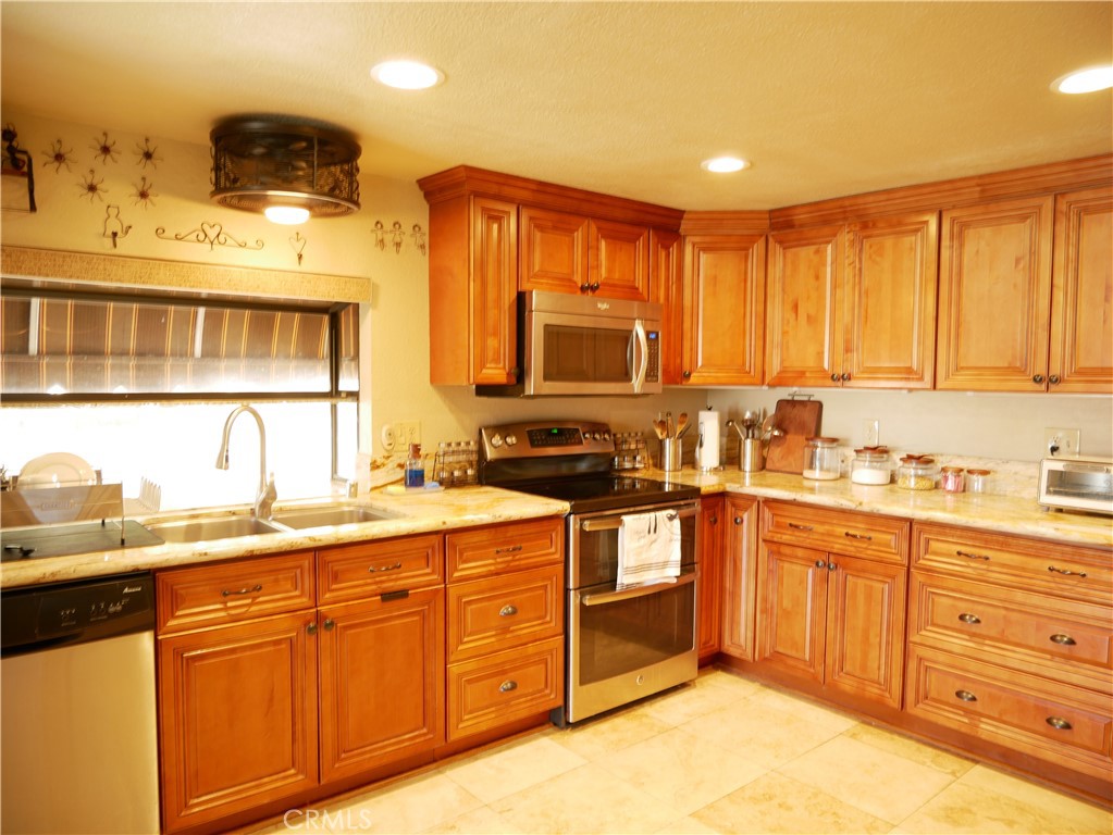 18090 Mariner Drive Property Photo 9