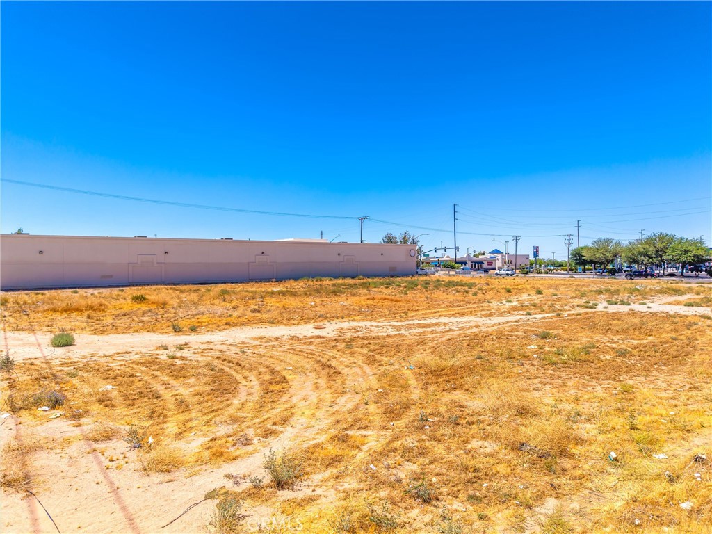 15335 Bear Valley Property Photo 5
