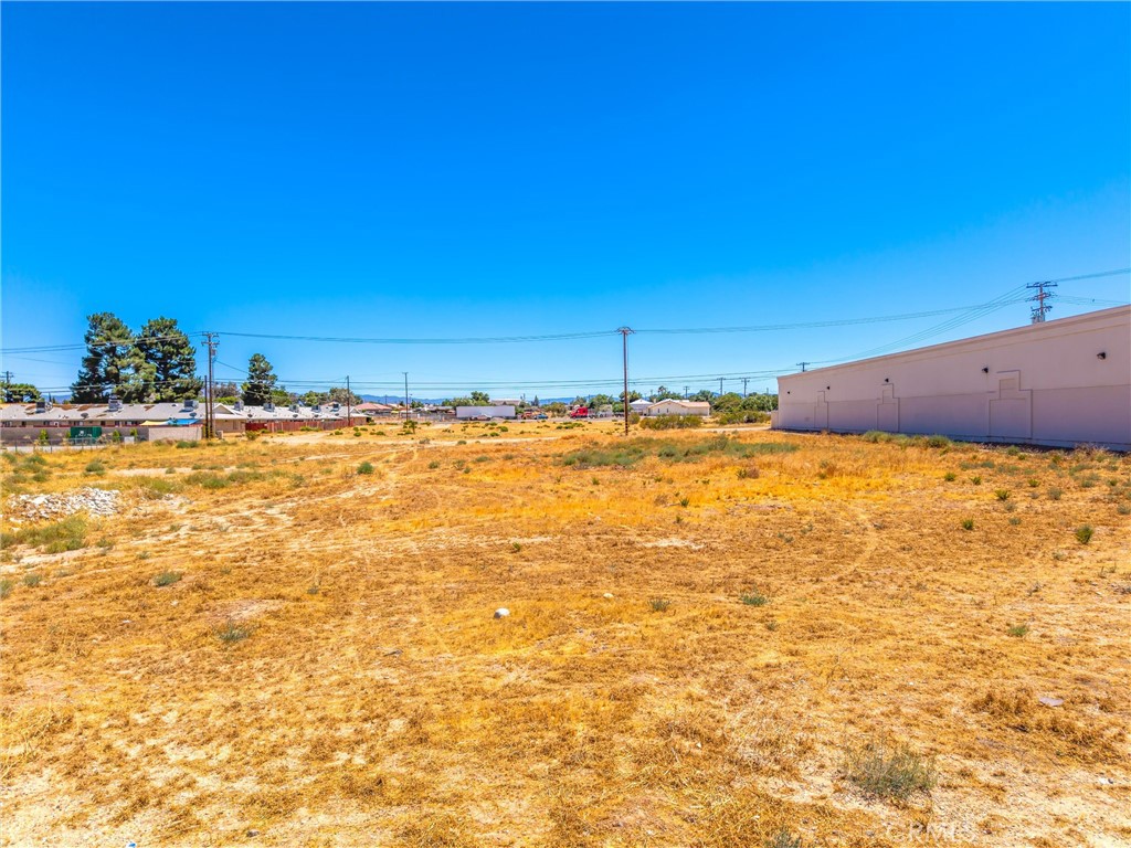 15335 Bear Valley Property Photo 7
