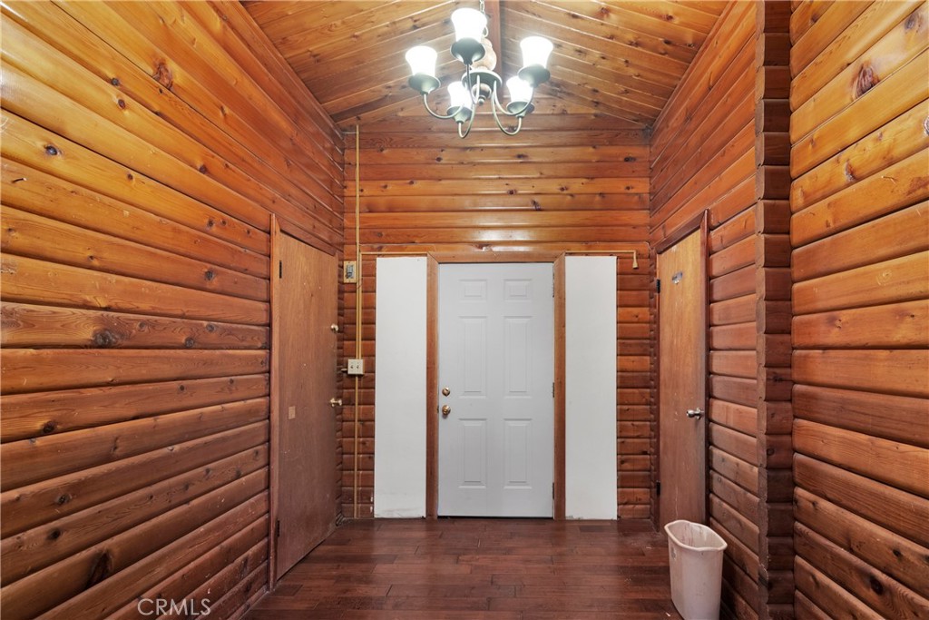 16161 Lorene Drive Property Photo 8