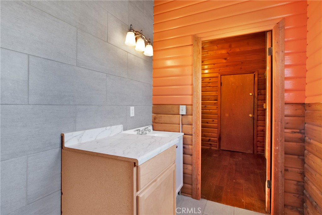 16161 Lorene Drive Property Photo 20