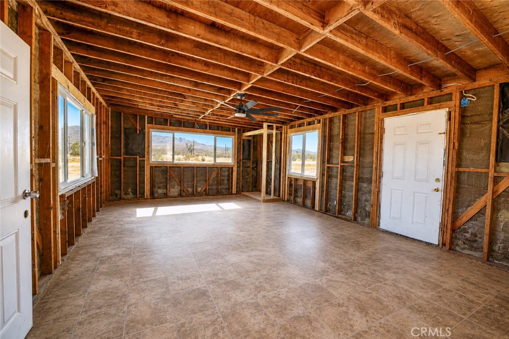 27127 Zuni Road Property Photo 6