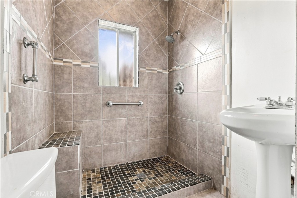 440 N Ezra Property Photo 17