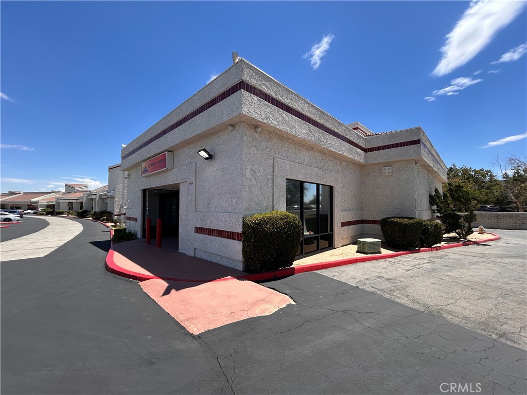 15403 Anacapa Rd. Property Photo 2